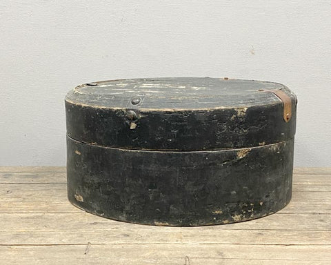 Old unique round box