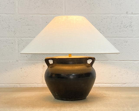 Rustic style black table lamp