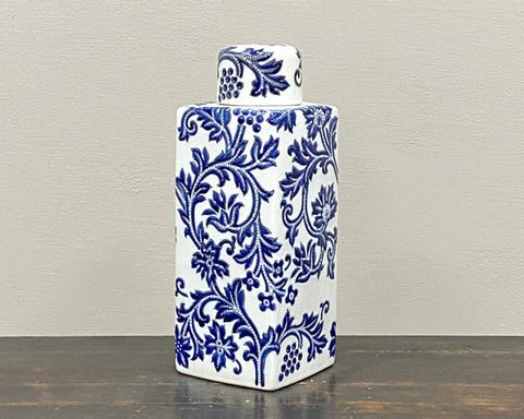 Blue-white straight pot with lid