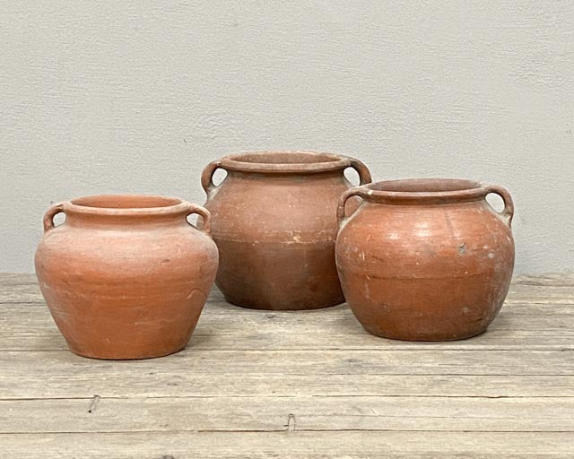 Old terracotta pottery - Country Chic garden and interior