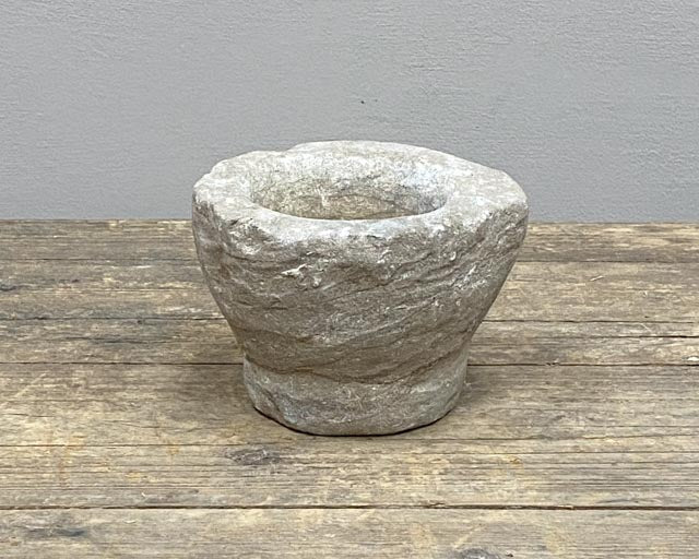 Medium stone mortar