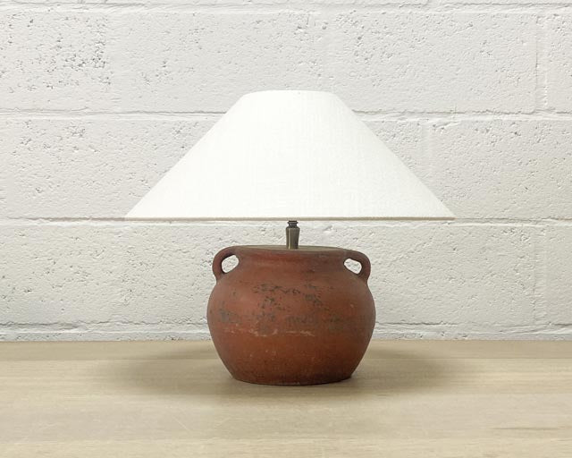 Neem de telefoon op Vaderlijk Van toepassing zijn Small antique terracotta pot lamp | SERES Collection